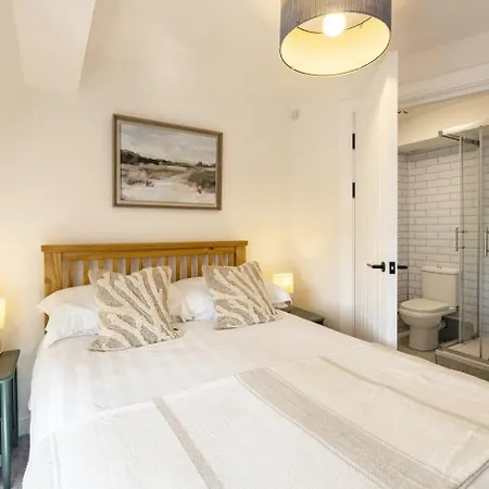2 Bed In Oc-s005 アパート