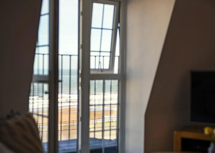 Apartment 2 Bed In Oc-s005 Scarborough