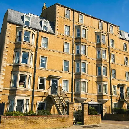 Maisies Retreat * Scarborough