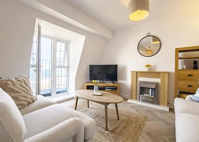 2 Bed In Oc-s005 * Scarborough