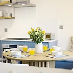 2 Bed In Oc-s005 Scarborough